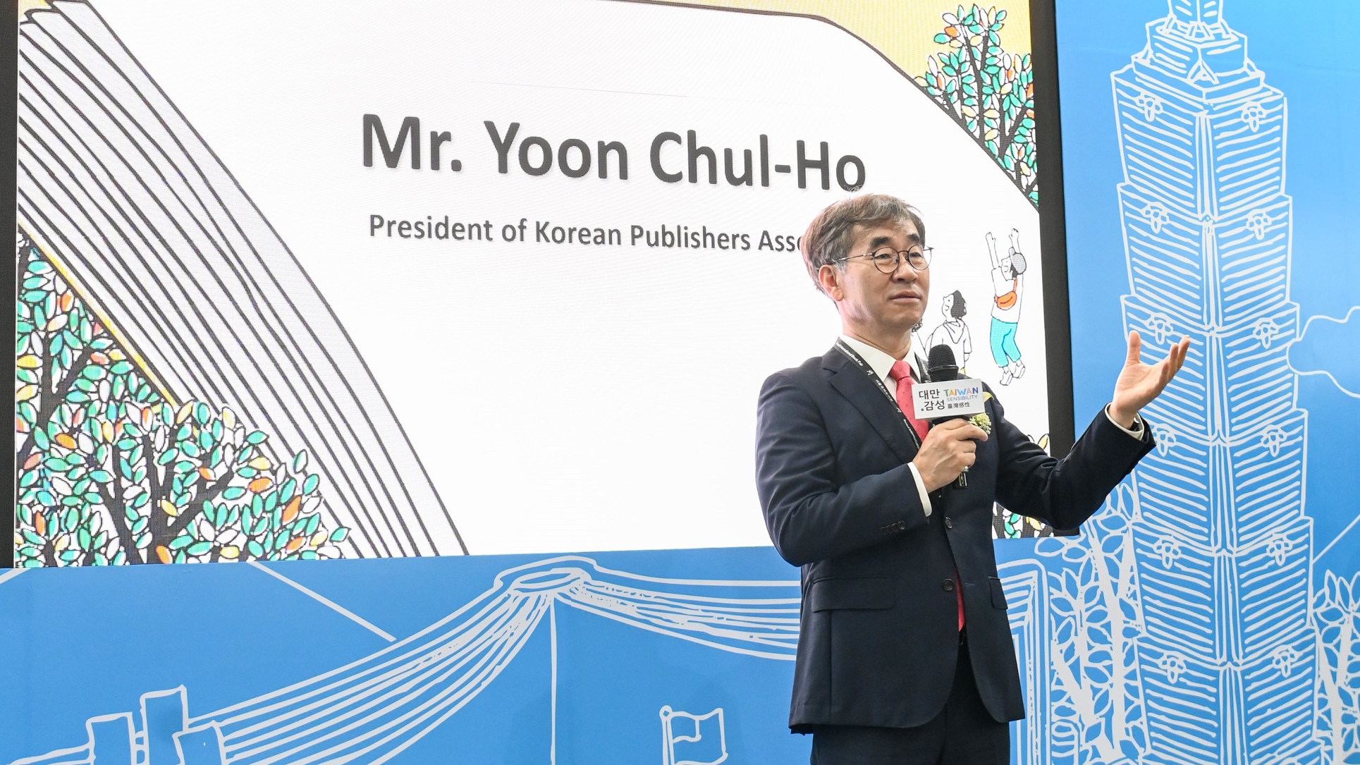 首爾書展》民間集資的國際書展，獨立價值與創意蓬勃：專訪KPA會長尹哲鎬ft.開書店的前總統文在寅| Openbook閱讀誌