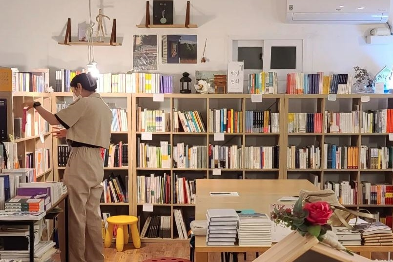 韓國獨立書店소요서가,以城市文化、城市人文學為主的書店(圖片取自instagram: <a href="https://www.instagram.com/chaegbangyeonhui/" target="_blank">@chaegbangyeonhui</a>)