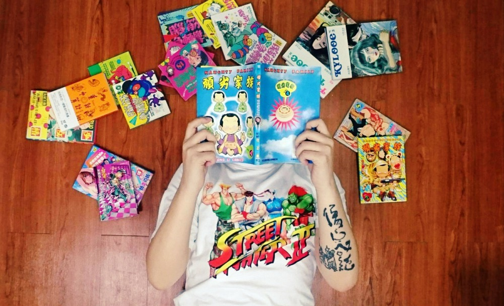 閱讀讀者．漫畫篇》漫畫裡看到台灣海產店常見的粉紅塑膠免洗碗，刺青師