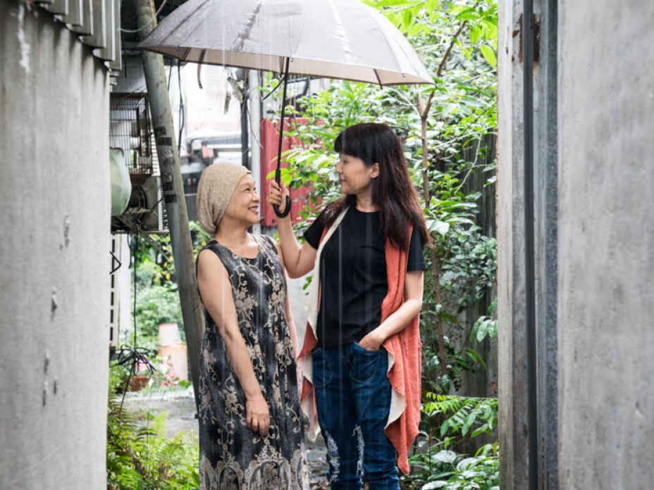 顧德莎（左）及顧玉玲姊妹。