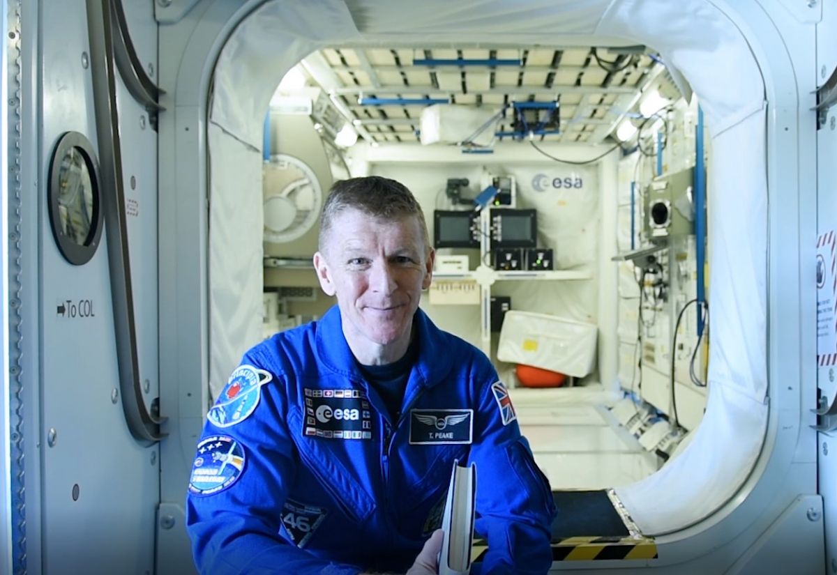 1._tim_peake_happy_world_book_day_message_video_still_0.jpg