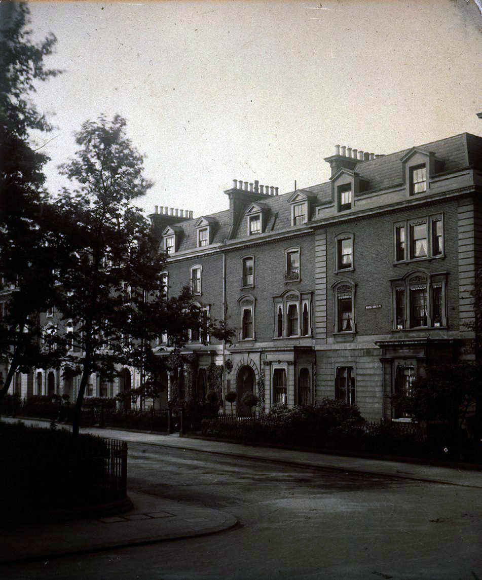 c_victoria_and_albert_museum_london.jpg